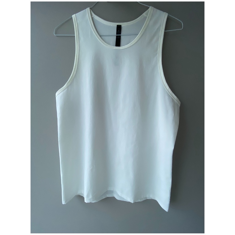 Men’s medium lululemon top